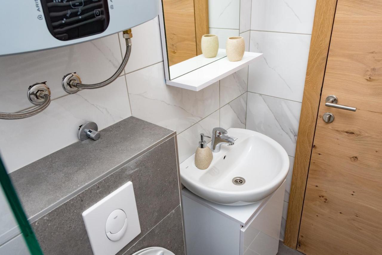 Apartmani Kamavu Яхорина Екстериор снимка